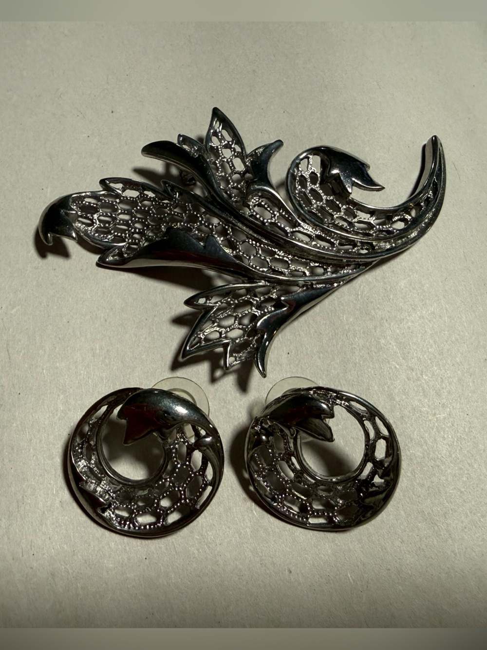 Jonette Jewelry Vintage Silver Filigree Leaf Spray Brooch and Earrings Set